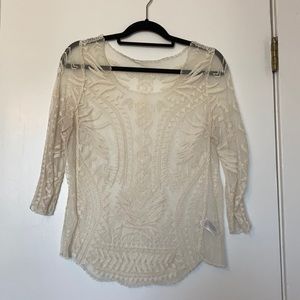 Lace crop sleeve top